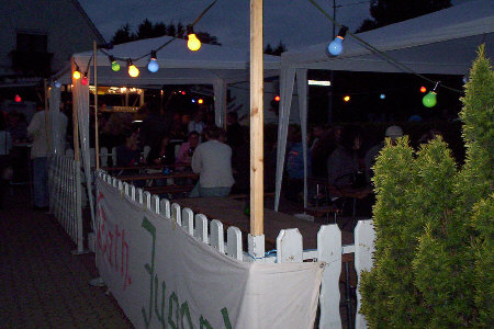 Samstags war der Biergarten überdacht - Und es regnete nicht mehr